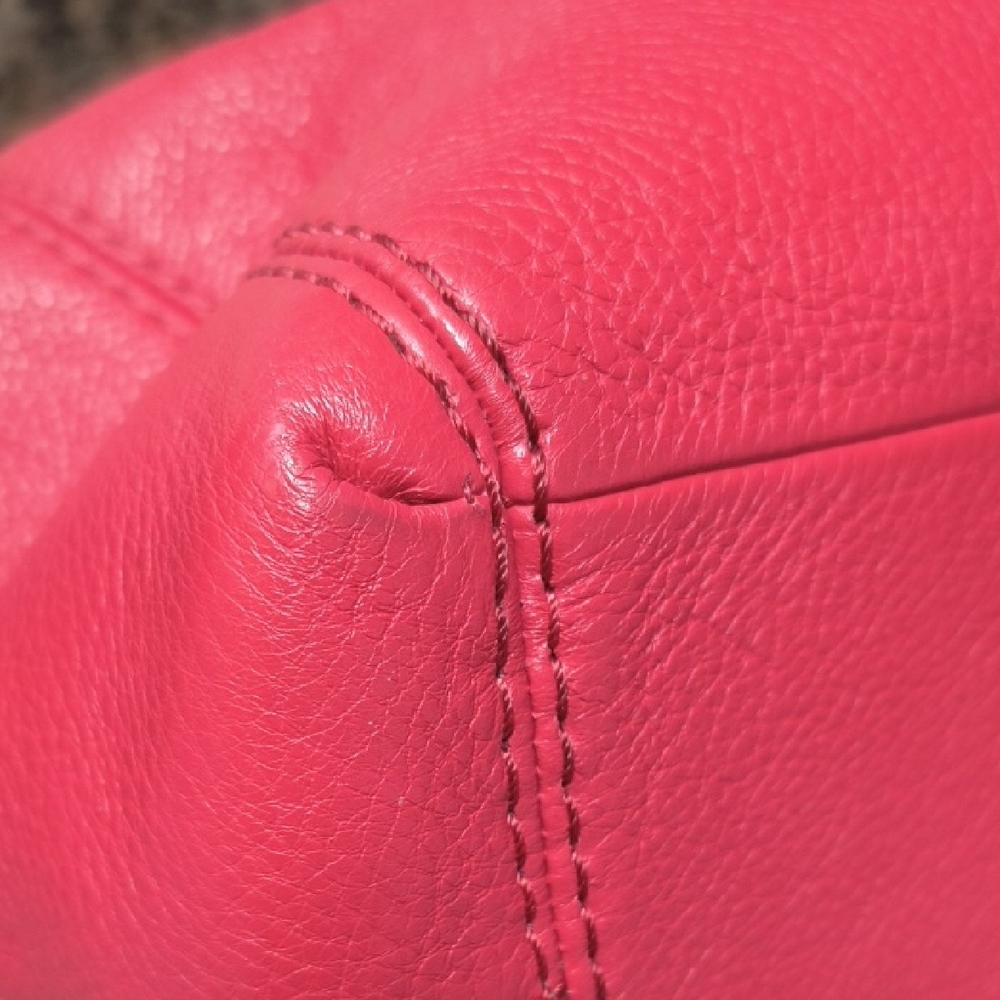 Coach Leather Shoulder Bag π Beautiful Strawberry Color π - Picture 8 of 16